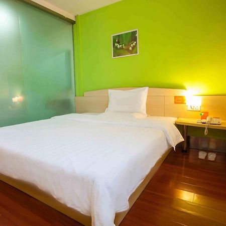 7Days Inn Deyang Zhongjiang Kuishan Park Bagian luar foto