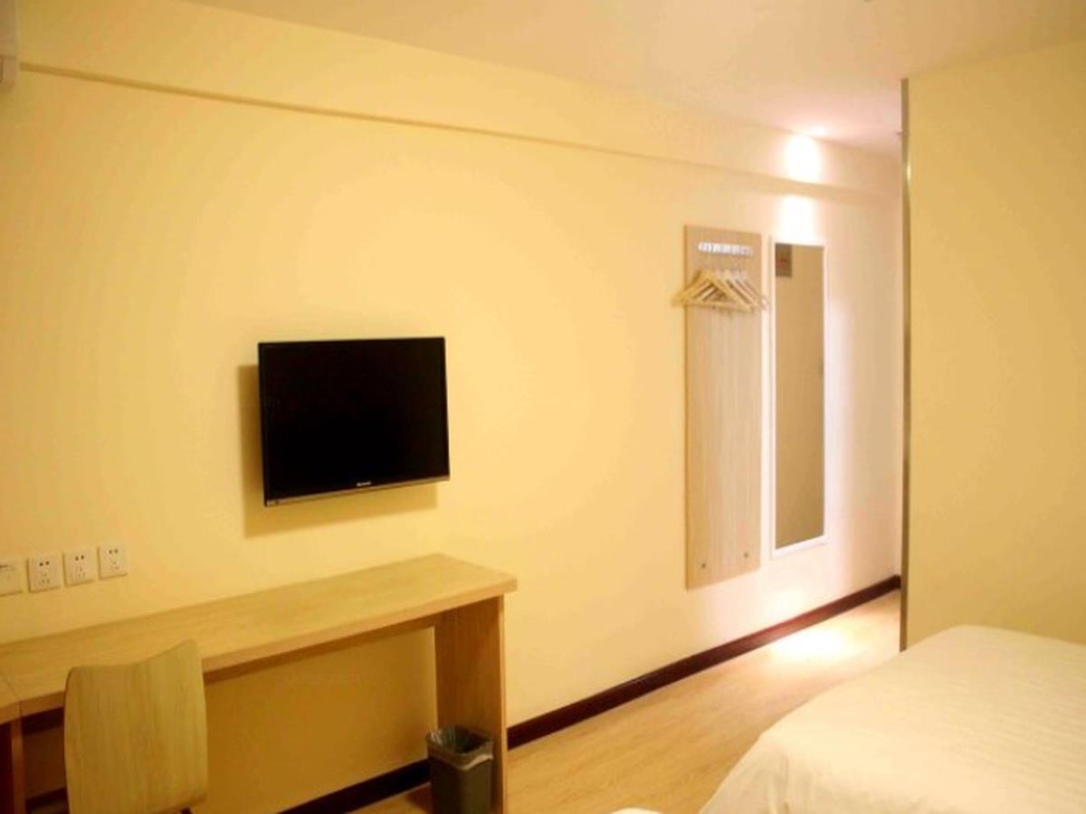 7Days Inn Deyang Zhongjiang Kuishan Park Bagian luar foto