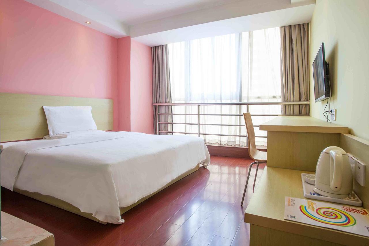 7Days Inn Deyang Zhongjiang Kuishan Park Bagian luar foto
