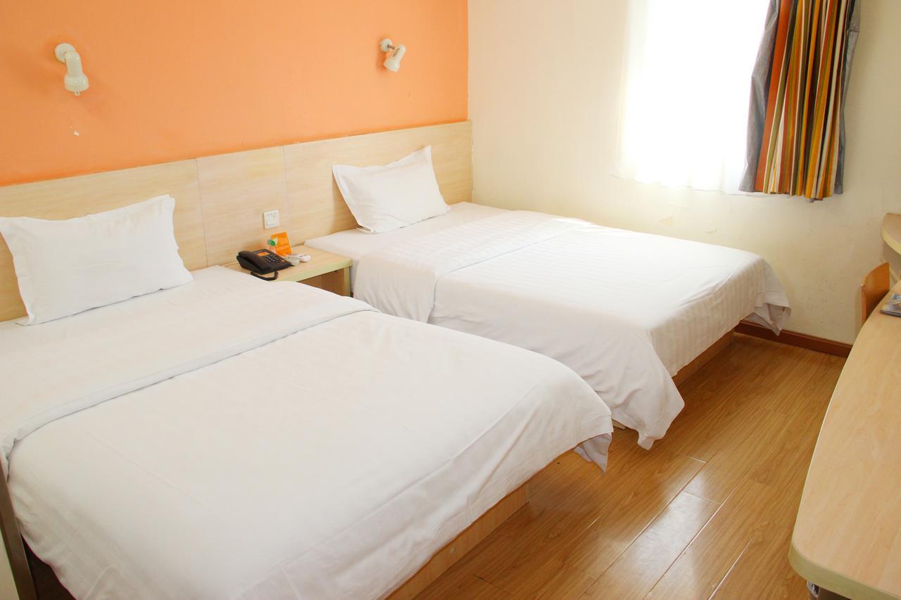 7Days Inn Deyang Zhongjiang Kuishan Park Bagian luar foto