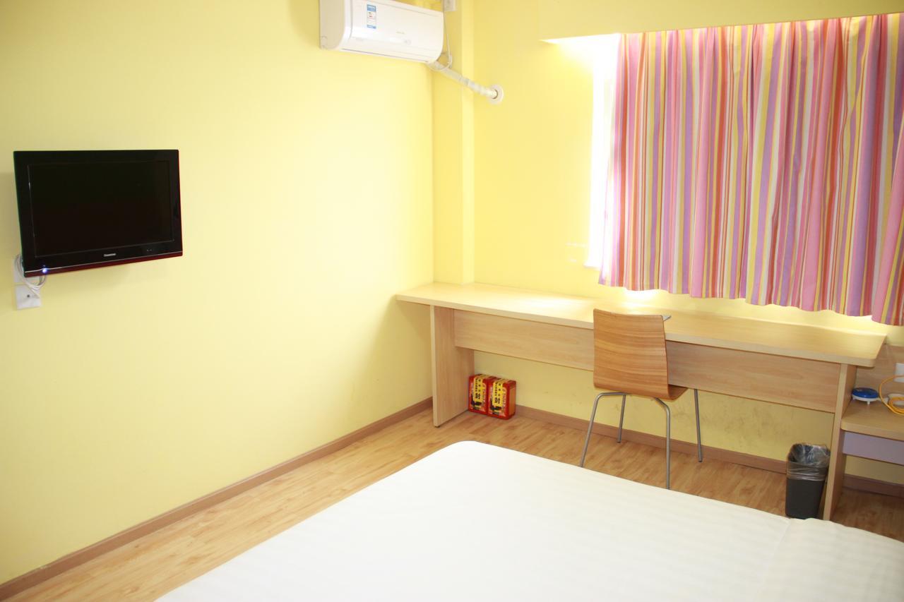 7Days Inn Deyang Zhongjiang Kuishan Park Bagian luar foto