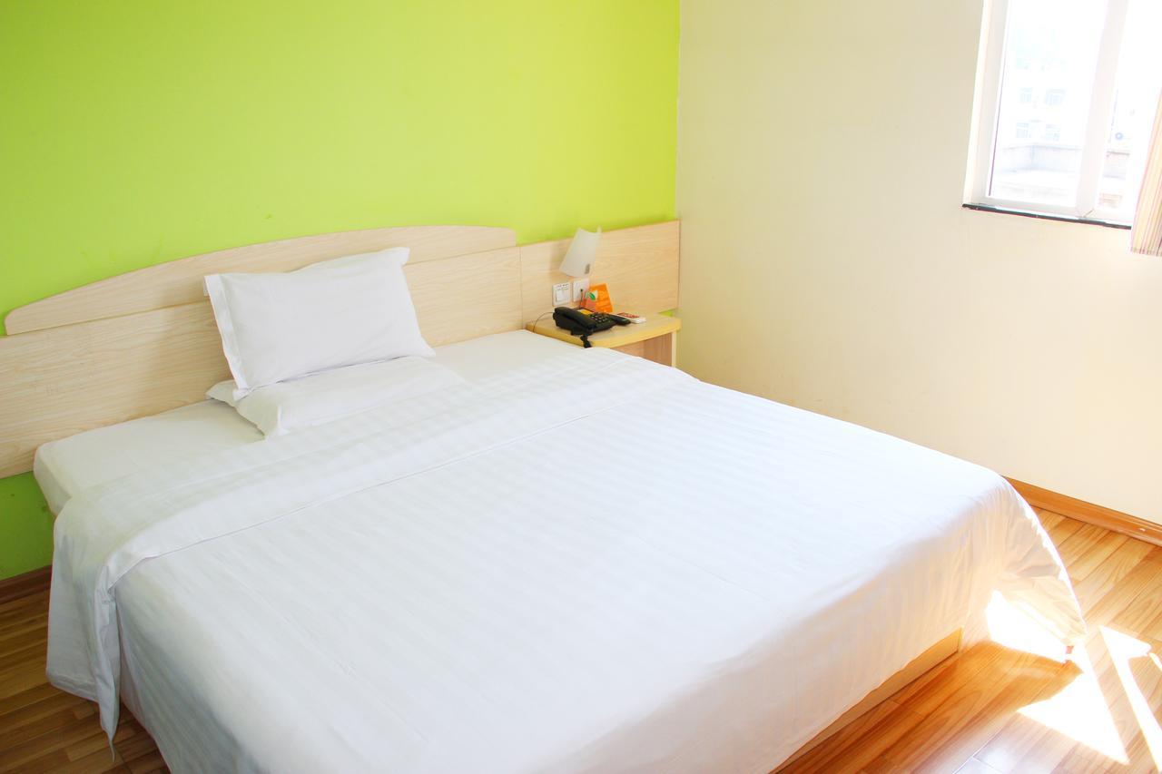 7Days Inn Deyang Zhongjiang Kuishan Park Bagian luar foto