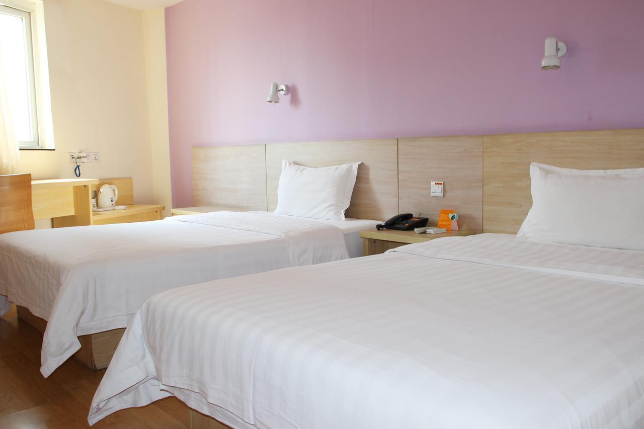 7Days Inn Deyang Zhongjiang Kuishan Park Bagian luar foto