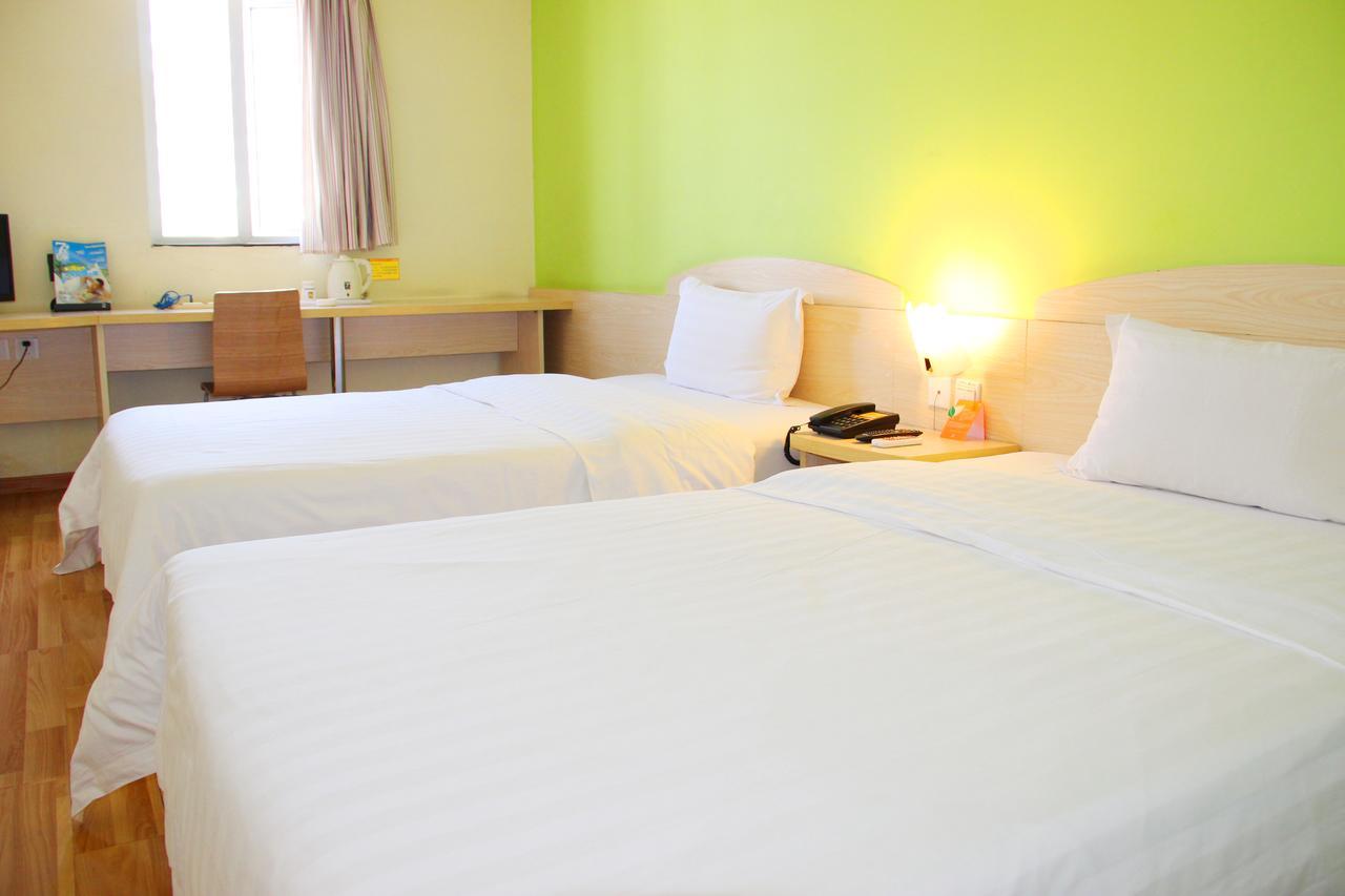 7Days Inn Deyang Zhongjiang Kuishan Park Bagian luar foto