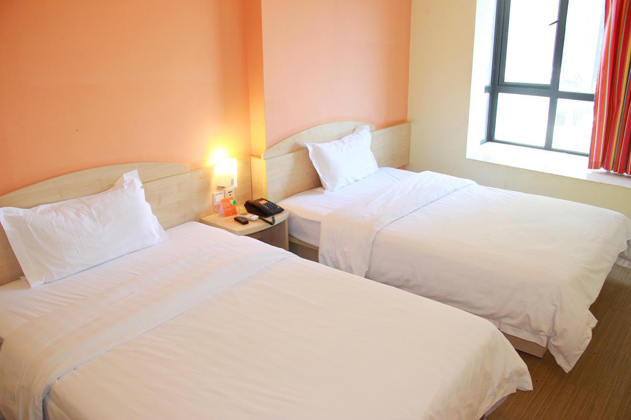 7Days Inn Deyang Zhongjiang Kuishan Park Bagian luar foto