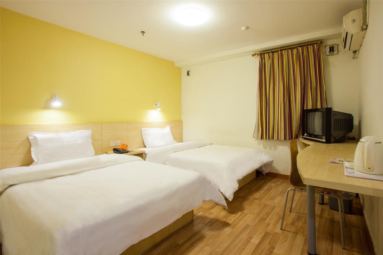 7Days Inn Deyang Zhongjiang Kuishan Park Bagian luar foto